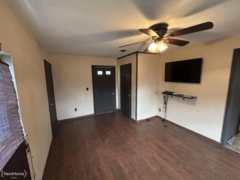 2306 Blades Ave, Flint, MI 48503 photo 13