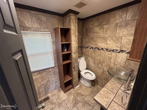 2306 Blades Ave, Flint, MI 48503 photo 7
