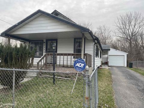 2306 Blades Ave, Flint, MI 48503 photo 2