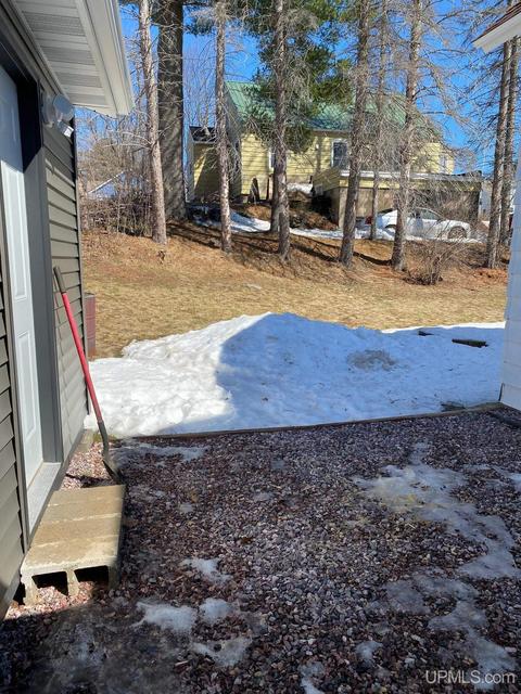 300 Gold, Ishpeming, MI 49849 photo 5