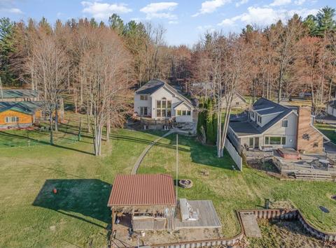 37 E Lakeshore Dr, Hope, MI 48628 photo 2