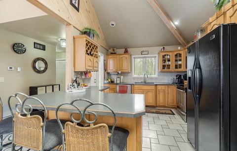37 E Lakeshore Dr, Hope, MI 48628 photo 12