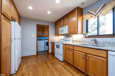 39461 N Blom, Harrison Township, MI 48045 photo 12
