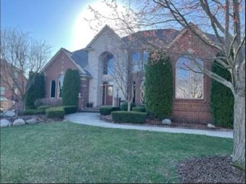 57734 Grey Fox Gln, Washington, MI 48094