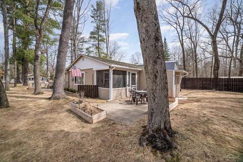 1163 Spruce, Harrison, MI 48625 photo 2