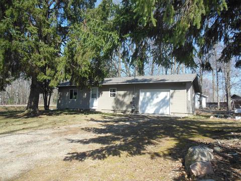 711 N Grant Ave, Harrison, MI 48625 photo 1