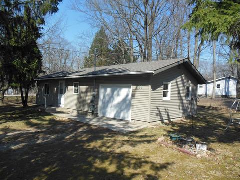 711 N Grant Ave, Harrison, MI 48625 photo 2