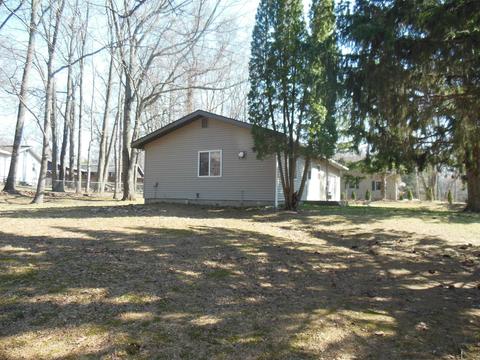 711 N Grant Ave, Harrison, MI 48625 photo 5