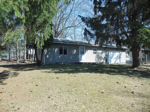 711 N Grant Ave, Harrison, MI 48625 photo 4