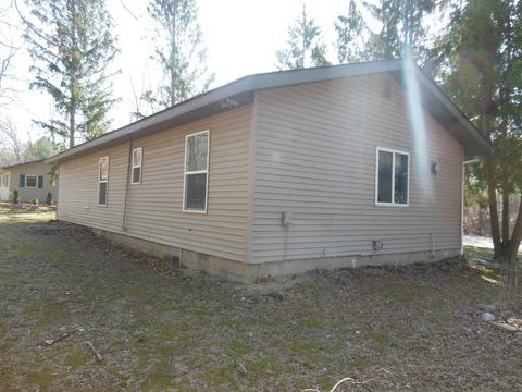 711 N Grant Ave, Harrison, MI 48625 photo 9