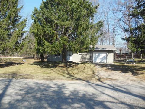 711 N Grant Ave, Harrison, MI 48625 photo 3