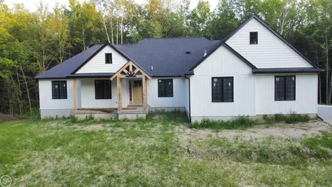 9869 Arnold, Ira, MI 48023