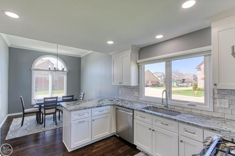 52411 Westcreek, Macomb, MI 48042 photo 7