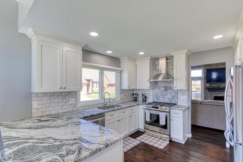 52411 Westcreek, Macomb, MI 48042 photo 4