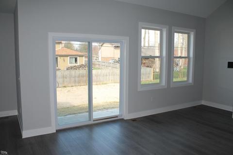 39211 Chart, Harrison Township, MI 48045 photo 9