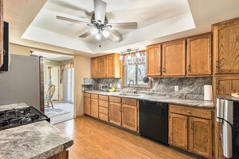 8596 Gallant Fox Trl, Flushing, MI 48433 photo 4