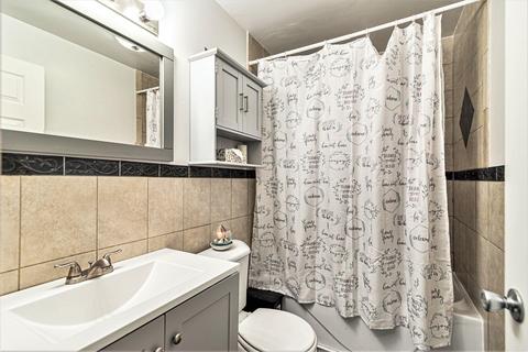 8596 Gallant Fox Trl, Flushing, MI 48433 photo 10