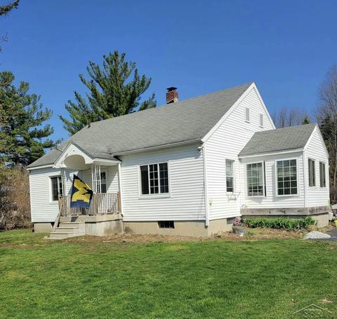 6335 Becker, Saginaw, MI 48601