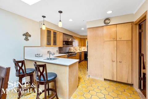 617 Rivard, Grosse Pointe, MI 48230 photo 18