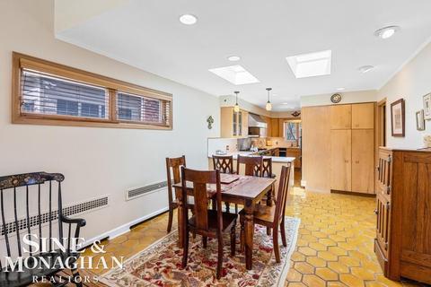 617 Rivard, Grosse Pointe, MI 48230 photo 16