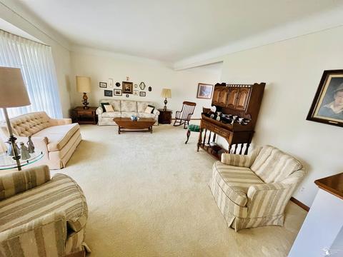1525 Arbor, Monroe, MI 48162 photo 2