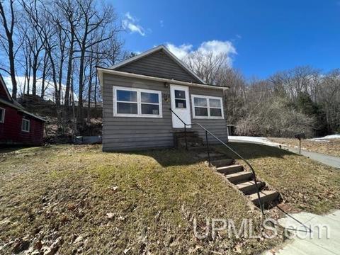 1340 River St, Niagara, WI 54151