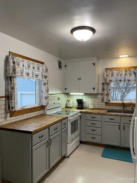 100 Marble, Ishpeming, MI 49849 photo 5