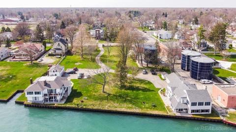 1516 St Clair Riv, Algonac, MI 48001