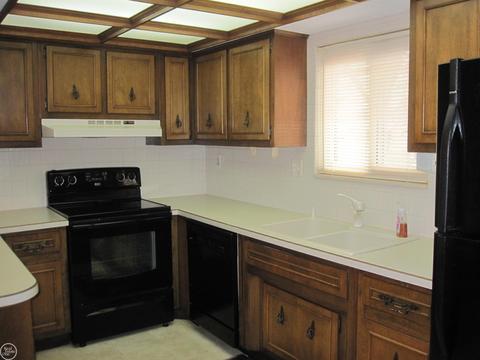 30521 Eiffel, Warren, MI 48088 photo 3