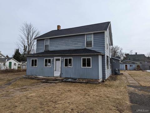 210 N Ash #208/210, Gwinn, MI 49841