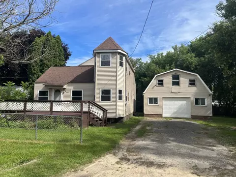3225 Berent, Burton, MI 48529