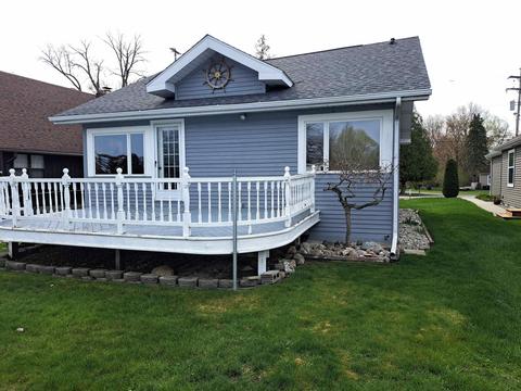 165 River Trl, Bay City, MI 48706