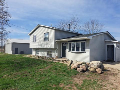 4016 S Bard, Beaverton, MI 48612