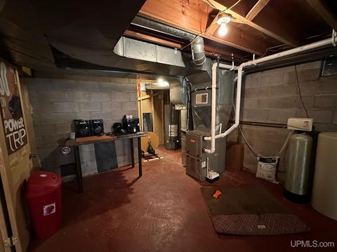 155 S Rose, Ishpeming, MI 49849 photo 52