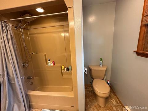 155 S Rose, Ishpeming, MI 49849 photo 32