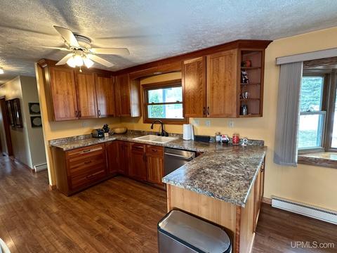 155 S Rose, Ishpeming, MI 49849 photo 5