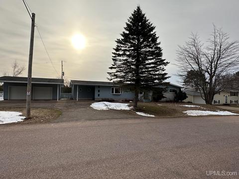 155 S Rose, Ishpeming, MI 49849 photo 76
