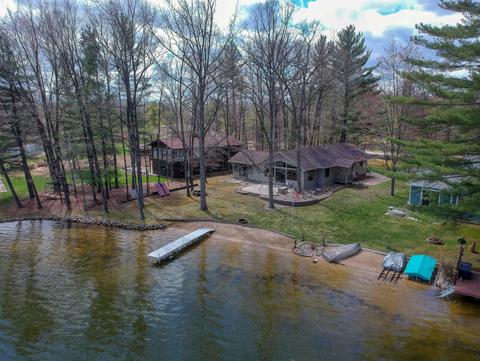 4790 Queens Ct, Gladwin, MI 48624 photo 3