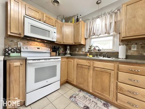 829 Exchange St, Owosso, MI 48867 photo 12