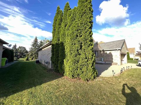 20283 Balmoral, Macomb, MI 48044 photo 5