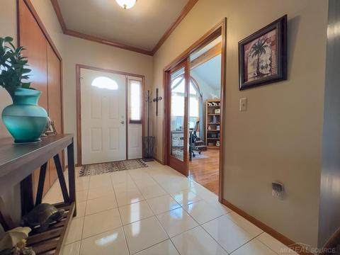 53379 Gregory Dr, Macomb, MI 48042 photo 2