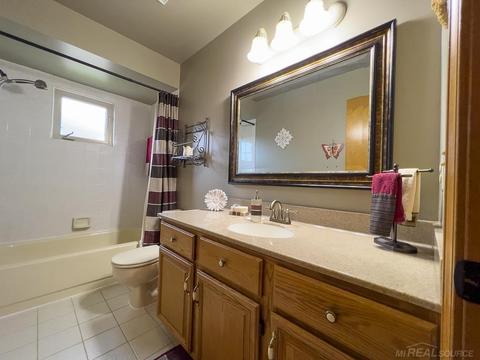 53379 Gregory Dr, Macomb, MI 48042 photo 23
