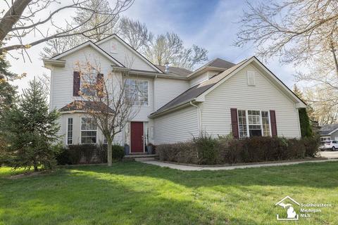 12130 Beach St, La Salle, MI 48145