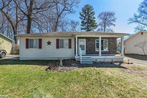 3057 Torrey Bch, Fenton, MI 48430