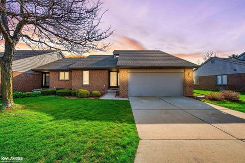 45800 Meadows Cir W #121, Macomb, MI 48044
