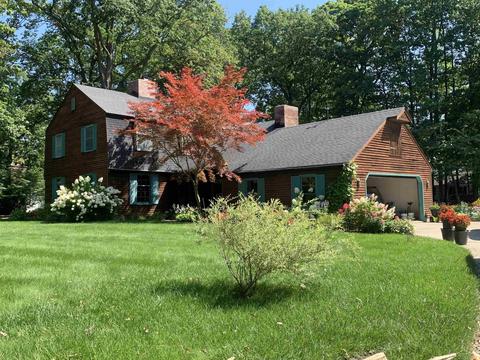 3594 W Winfield Dr, Saginaw, MI 48603