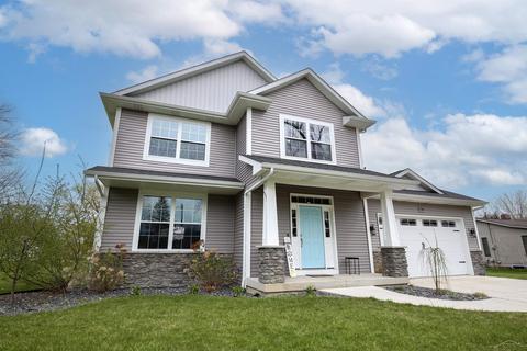 7890 Mielke Rd, Freeland, MI 48623