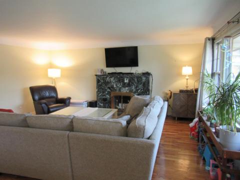 313 Crescent Pl, Flushing, MI 48433 photo 2