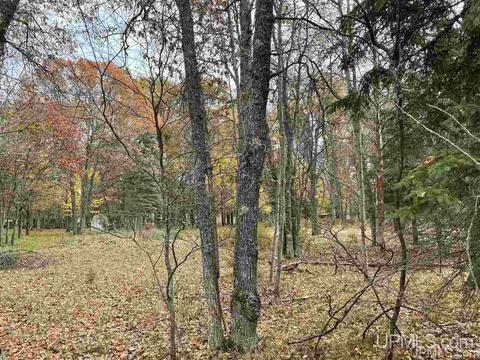5977 Country Club 1925, Escanaba, MI 49837