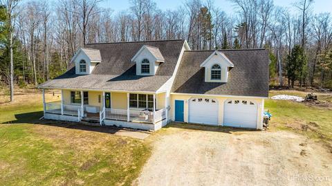 15654 Golden Rd, L'anse, MI 49946